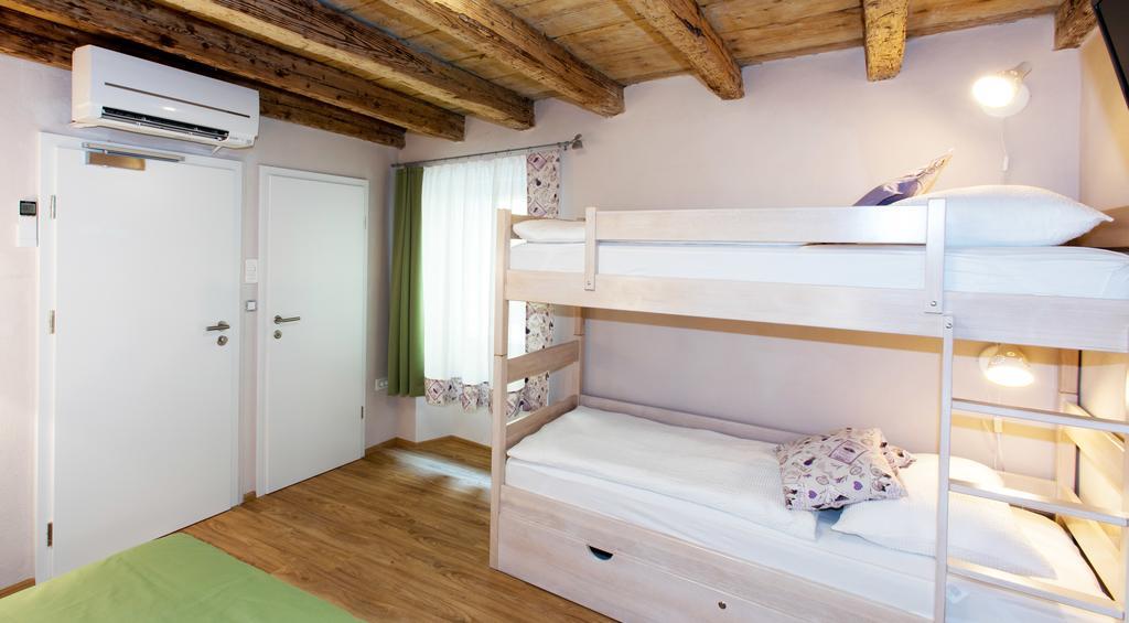 Guesthouse Centrum B&B Izola Exterior foto